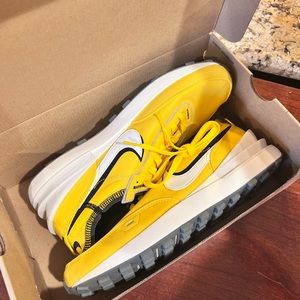 Brand new men’s Nike waffle one se size 10